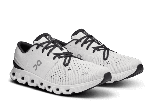 On Cloud X 4 Tenis en Color Marfil