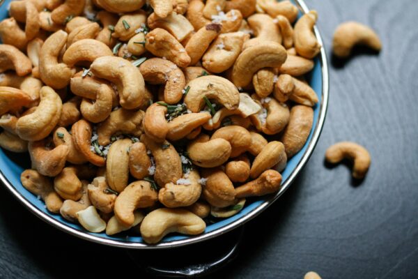 The Impact of Cashew Prices in Pakistan: What Affects Cost and How to Buy Smart