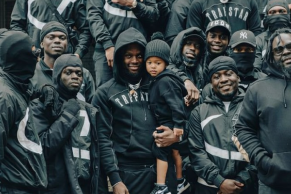 Collezione Tuta Trapstar: L’Essenza dello Streetwear Moderno