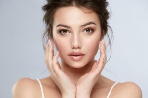 الفيلر تحت العين في أبو ظبي