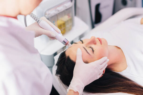 How Does Hydrafacial Improve Skin Health and Natural Glow