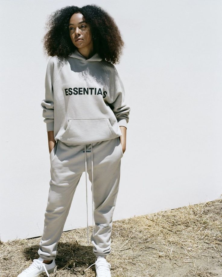 Essentials Hoodie: The Perfect Blend of Comfort, Style, and Modern Streetwear
