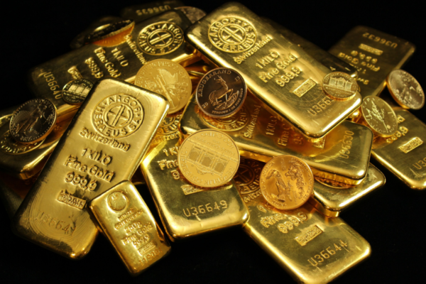 Why Long-Term Investors Are Watching Gold During Economic Uncertainty in 2026