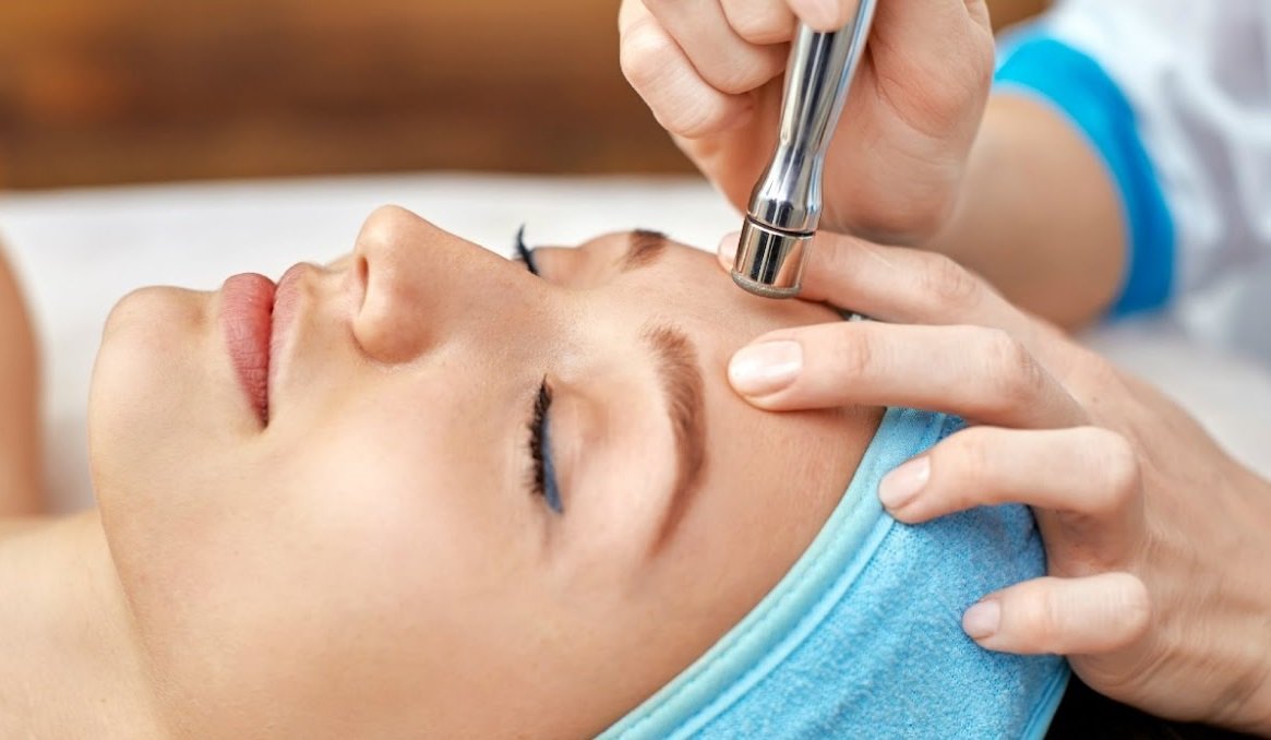 Red-carpet Facial in Abu Dhabi