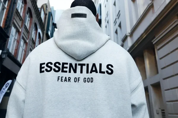 Essentialhoodiesco: Discover Modern Hoodie and Tracksuit Style