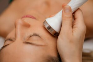 Can HydraFacial reduce dullness caused by dead skin