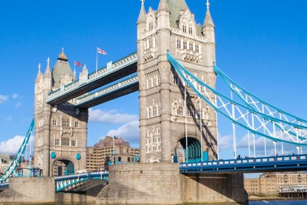 Pak cargo London